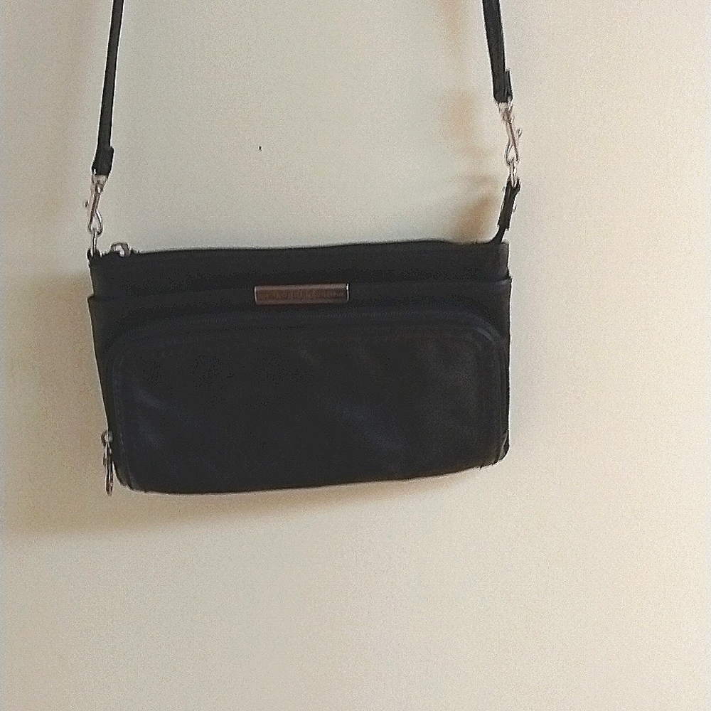 Relic brand, small purse